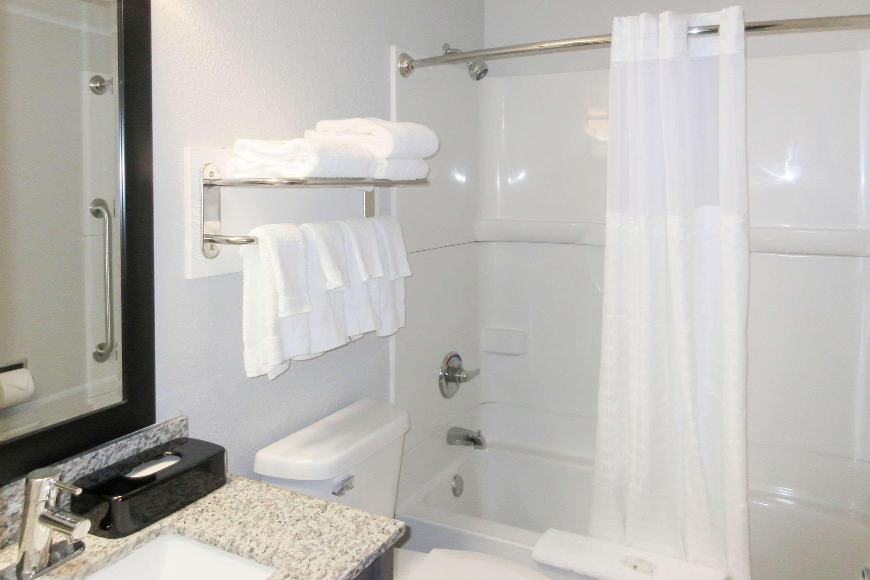 Quality Inn & Suites Hammond Near I-8090 Buitenkant foto