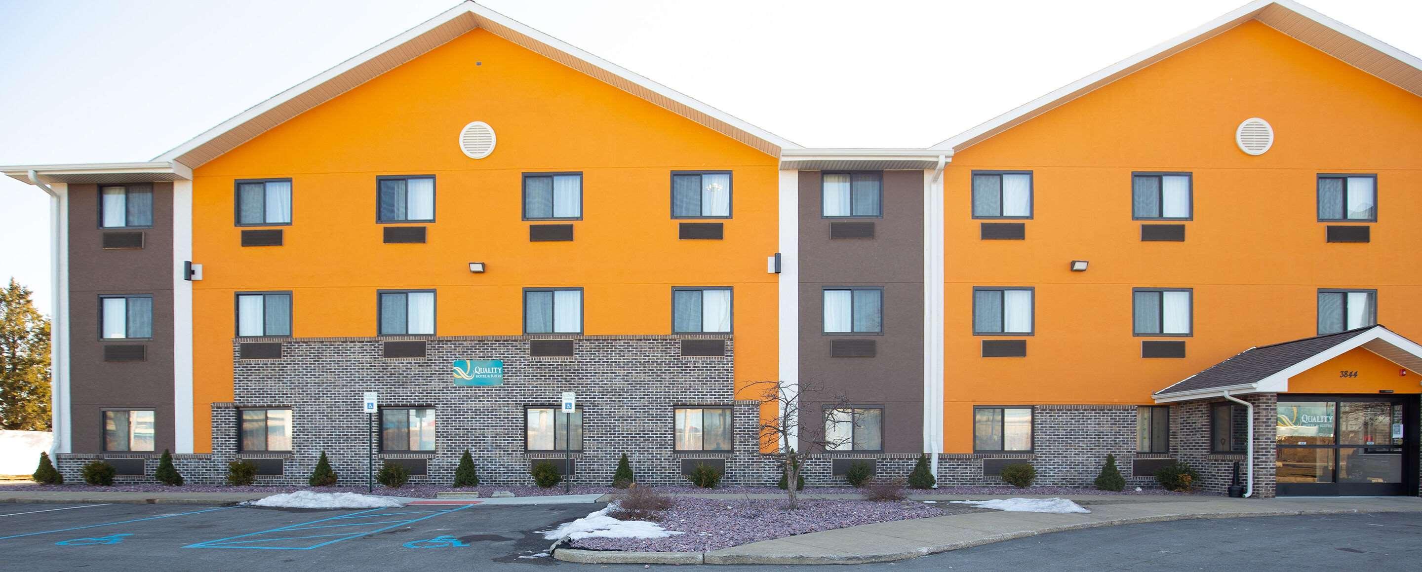 Quality Inn & Suites Hammond Near I-8090 Buitenkant foto