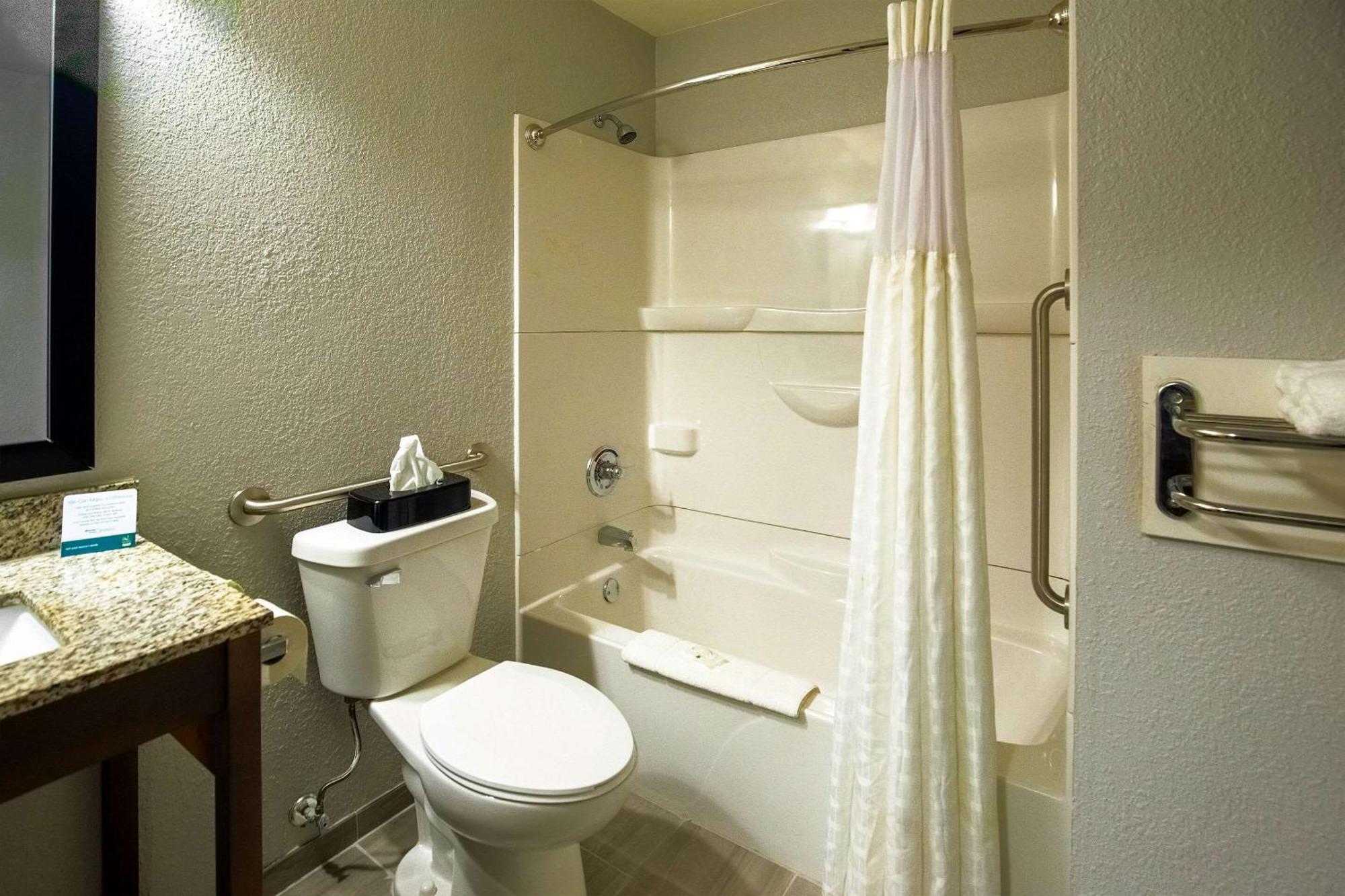 Quality Inn & Suites Hammond Near I-8090 Buitenkant foto