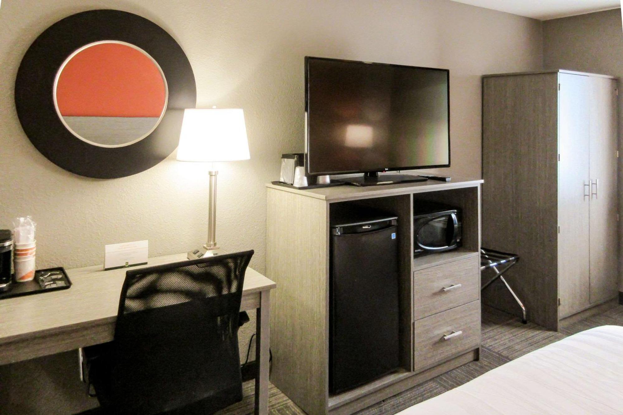 Quality Inn & Suites Hammond Near I-8090 Buitenkant foto